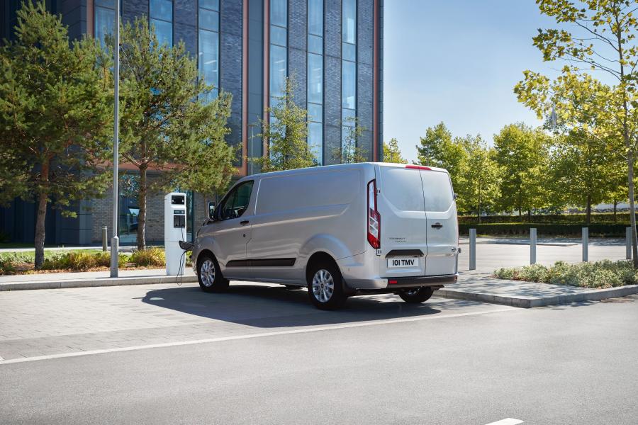  Ford Transit Custom PHEV LWB 2018 года  (EU) (фото 6 из 10)